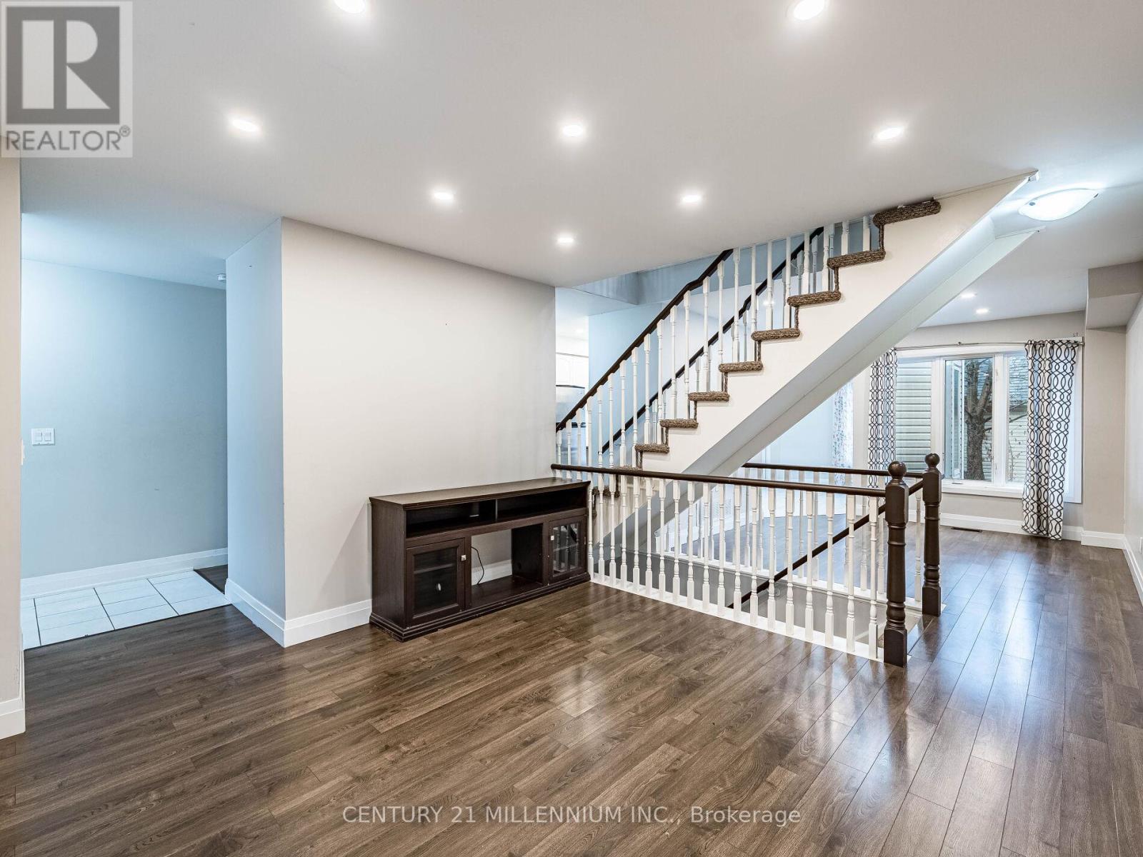 318 Elderberry Street, Orangeville, Ontario  L9W 4Z6 - Photo 9 - W12585236