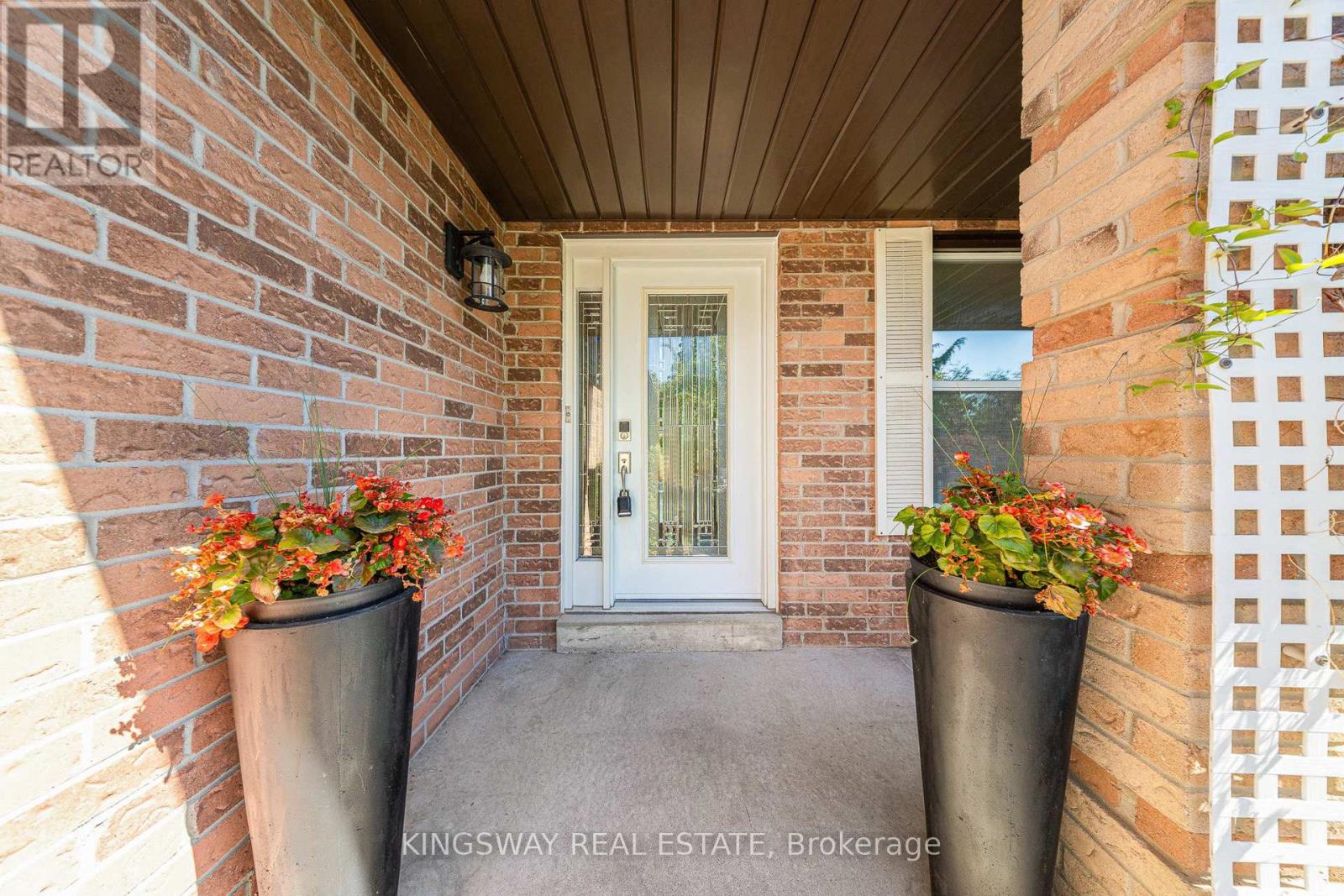 6059 Tillsdown Drive, Mississauga, Ontario  L5N 4M4 - Photo 24 - W12585274