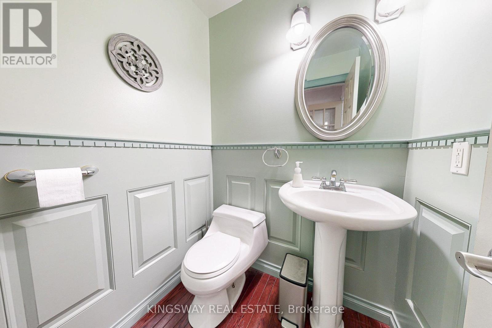 6059 Tillsdown Drive, Mississauga, Ontario  L5N 4M4 - Photo 7 - W12585274