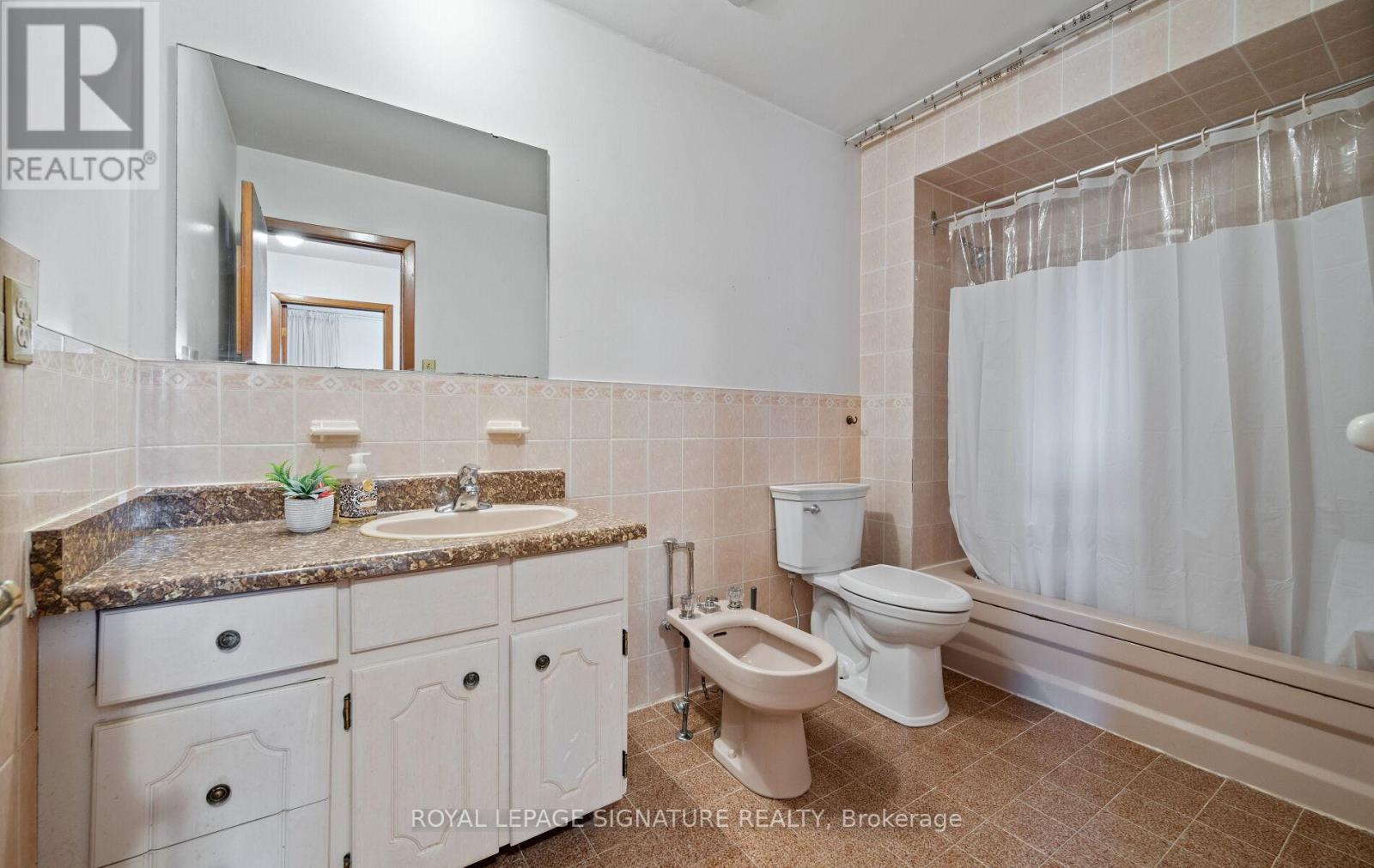 3912 Midhurst Lane, Mississauga, Ontario L4Z 1C7 - Photo 20 - W12585290