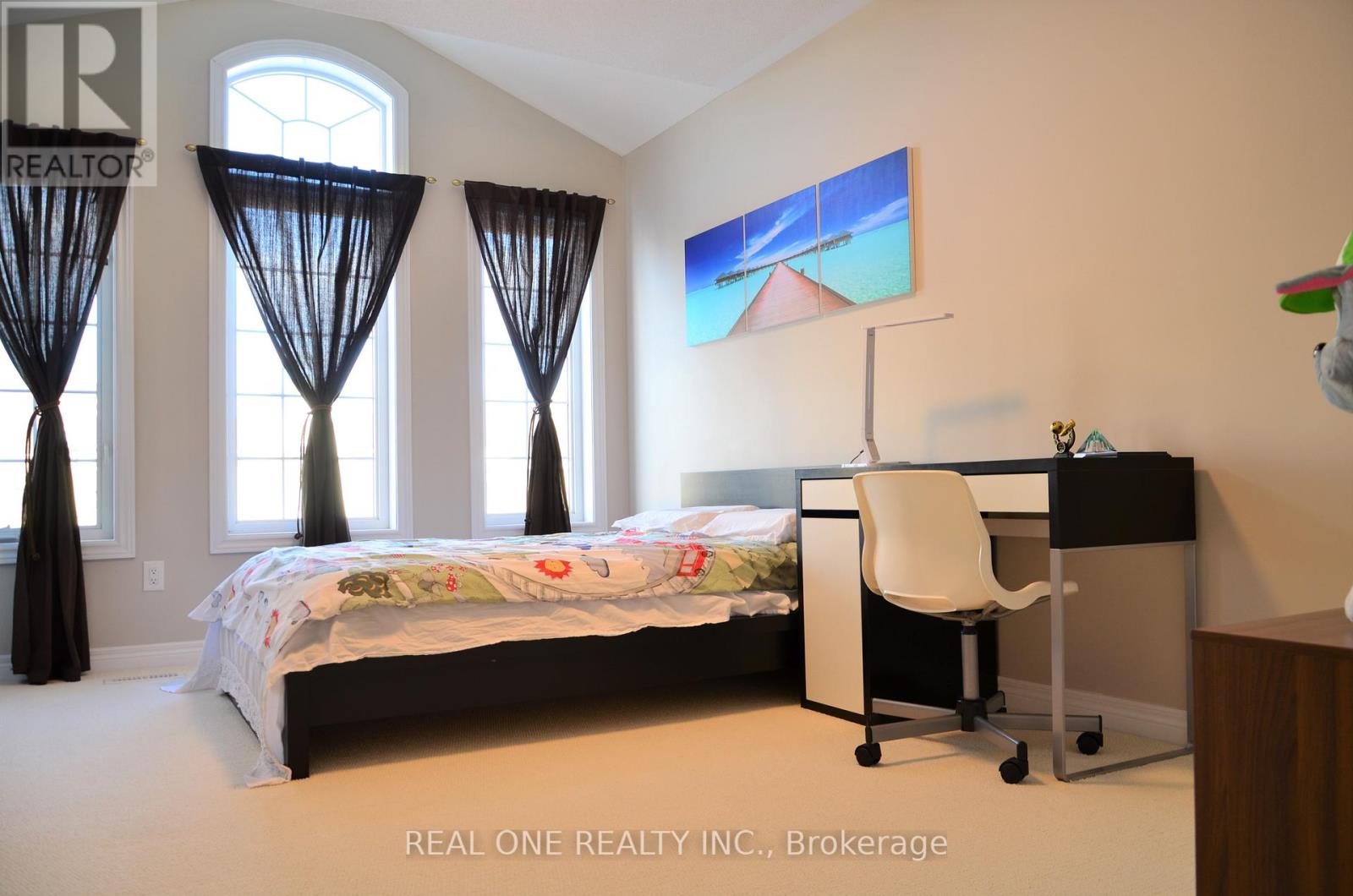 2412 Presquile Drive, Oakville, Ontario  L6H 0A7 - Photo 15 - W12585294