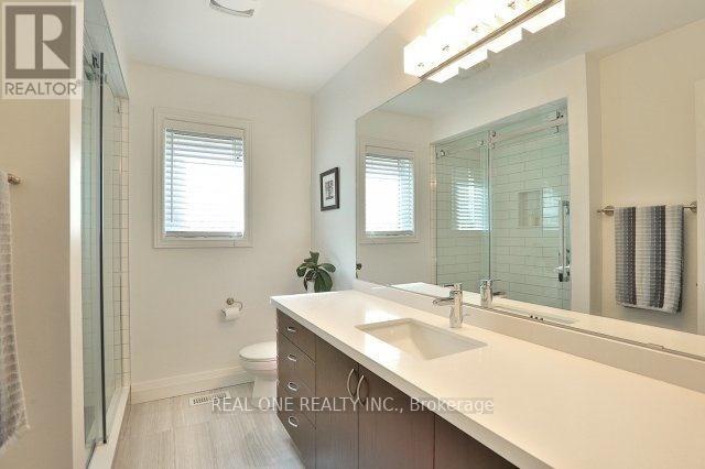 2412 Presquile Drive, Oakville, Ontario  L6H 0A7 - Photo 17 - W12585294