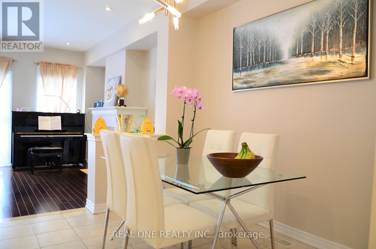 2412 Presquile Drive, Oakville, Ontario  L6H 0A7 - Photo 2 - W12585294