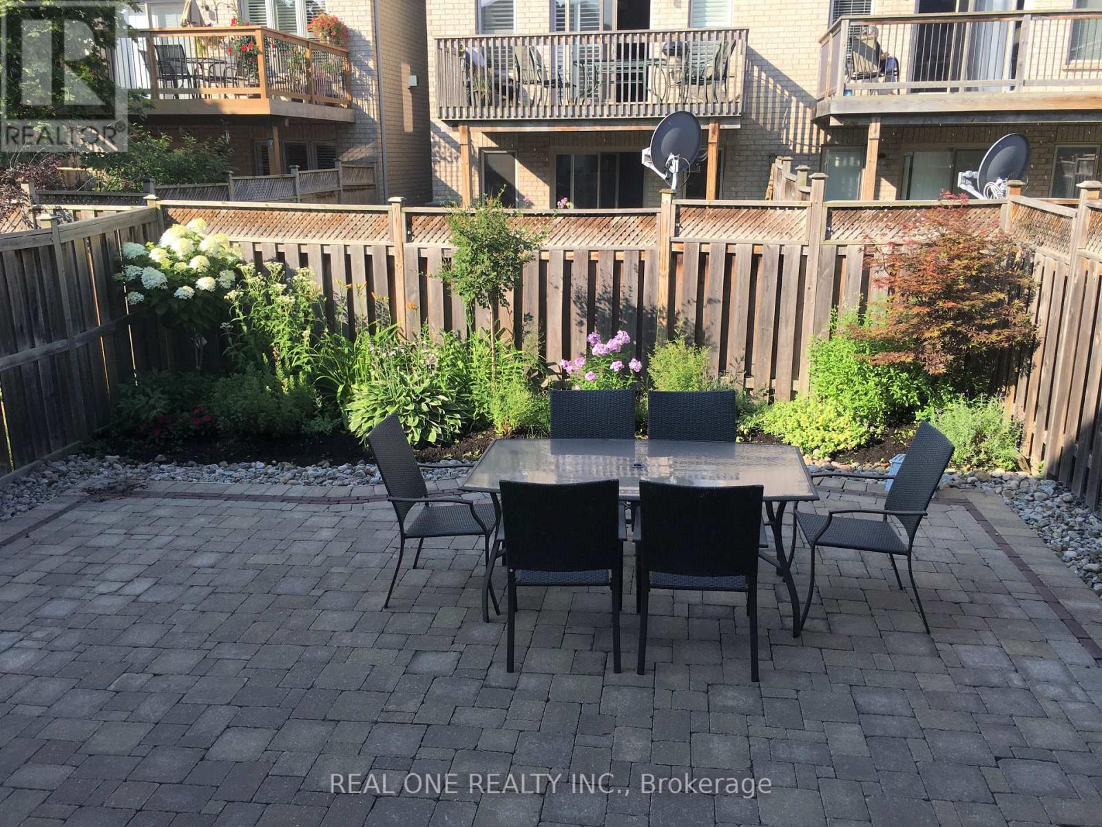 2412 Presquile Drive, Oakville, Ontario  L6H 0A7 - Photo 21 - W12585294