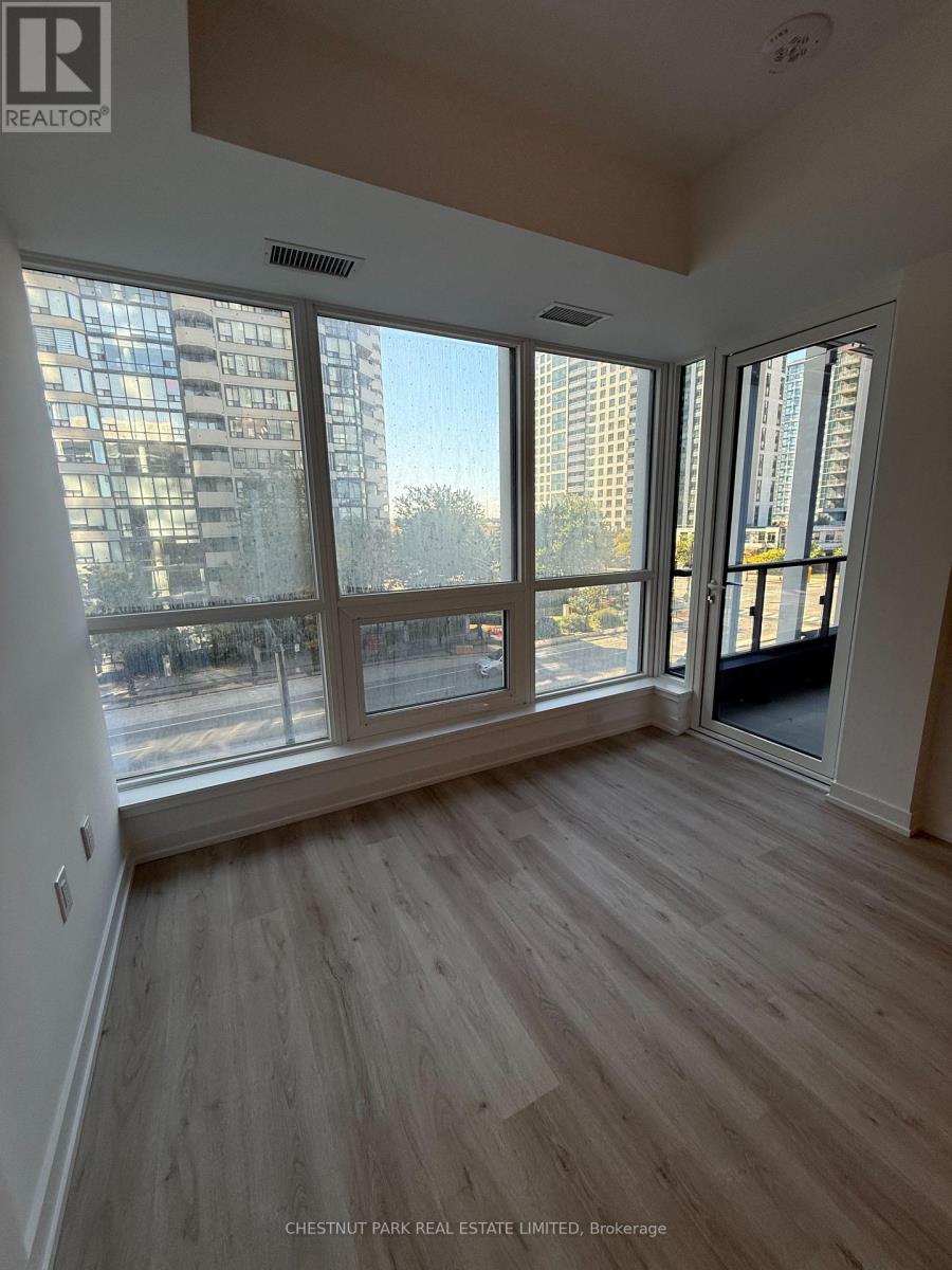 318 - 395 Square One Drive, Mississauga, Ontario  L5B 0P6 - Photo 11 - W12585296