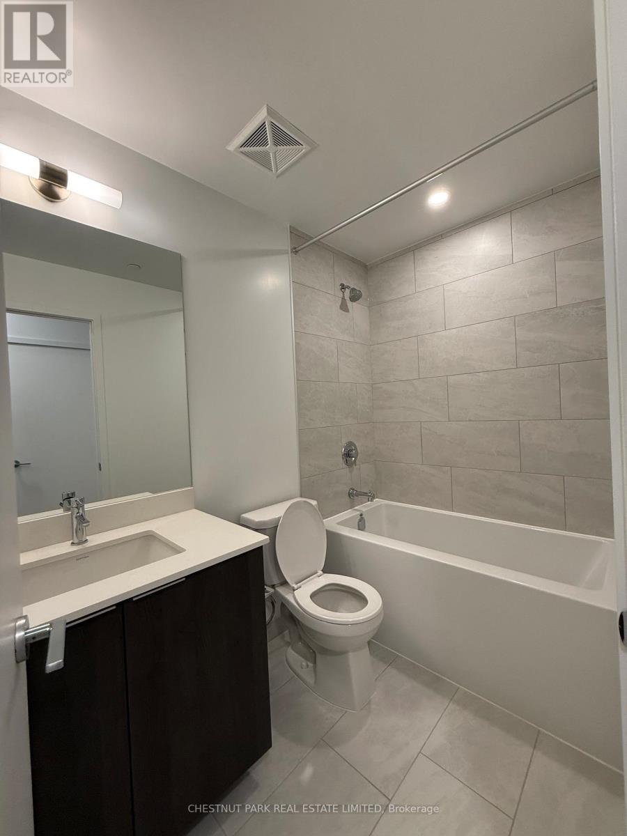 318 - 395 Square One Drive, Mississauga, Ontario  L5B 0P6 - Photo 16 - W12585296