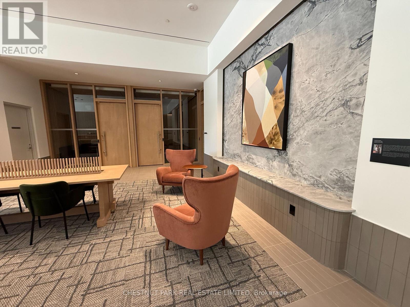 318 - 395 Square One Drive, Mississauga, Ontario  L5B 0P6 - Photo 21 - W12585296