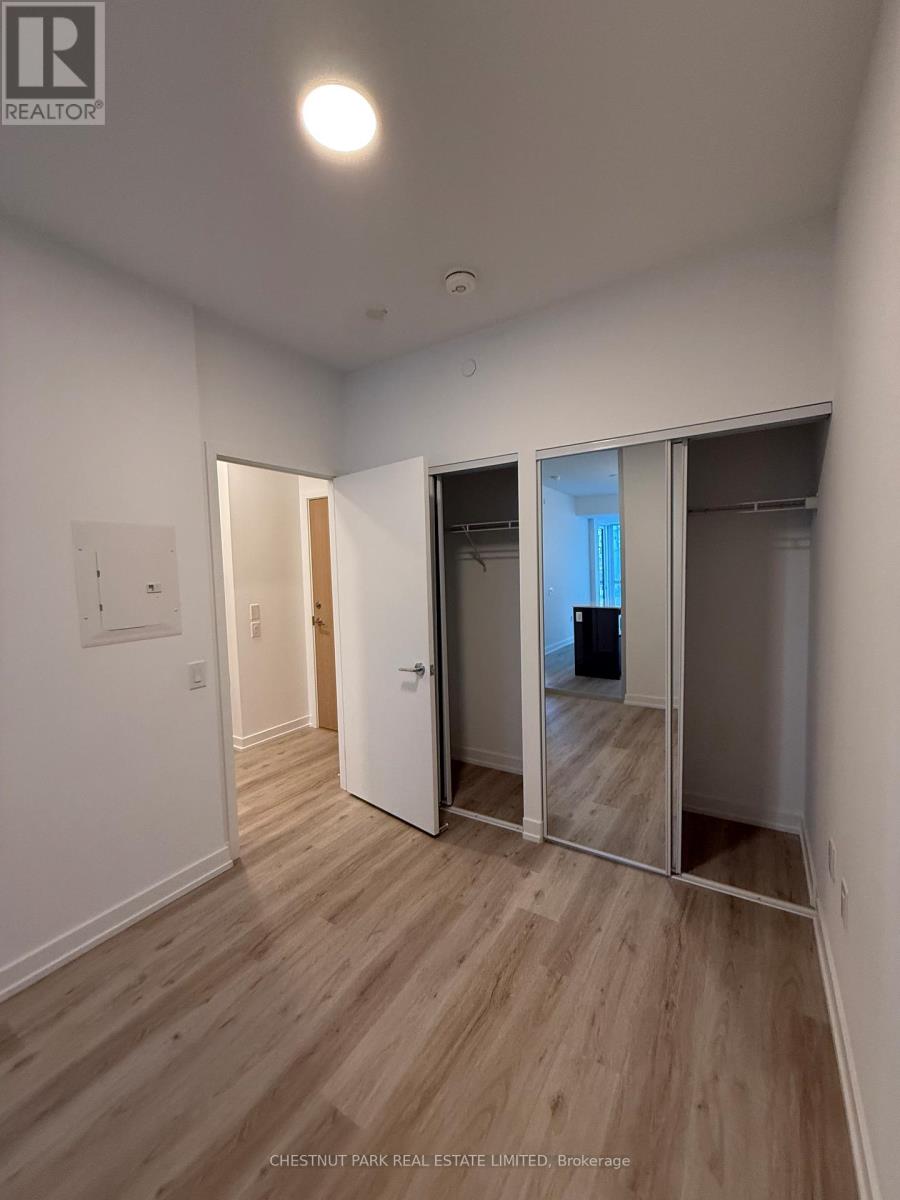 318 - 395 Square One Drive, Mississauga, Ontario  L5B 0P6 - Photo 4 - W12585296