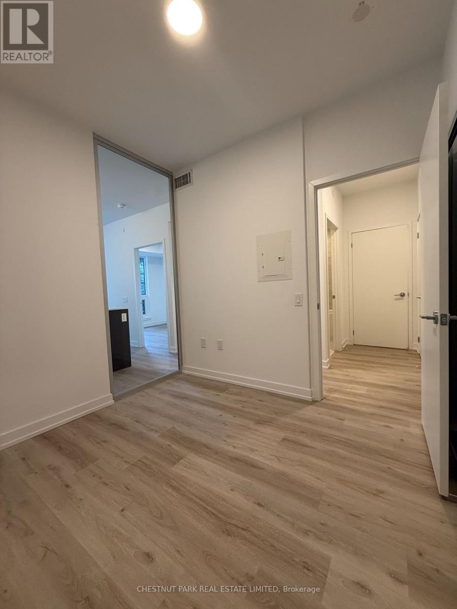 318 - 395 Square One Drive, Mississauga, Ontario  L5B 0P6 - Photo 5 - W12585296