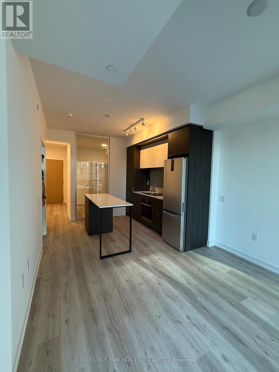 318 - 395 Square One Drive, Mississauga, Ontario  L5B 0P6 - Photo 7 - W12585296