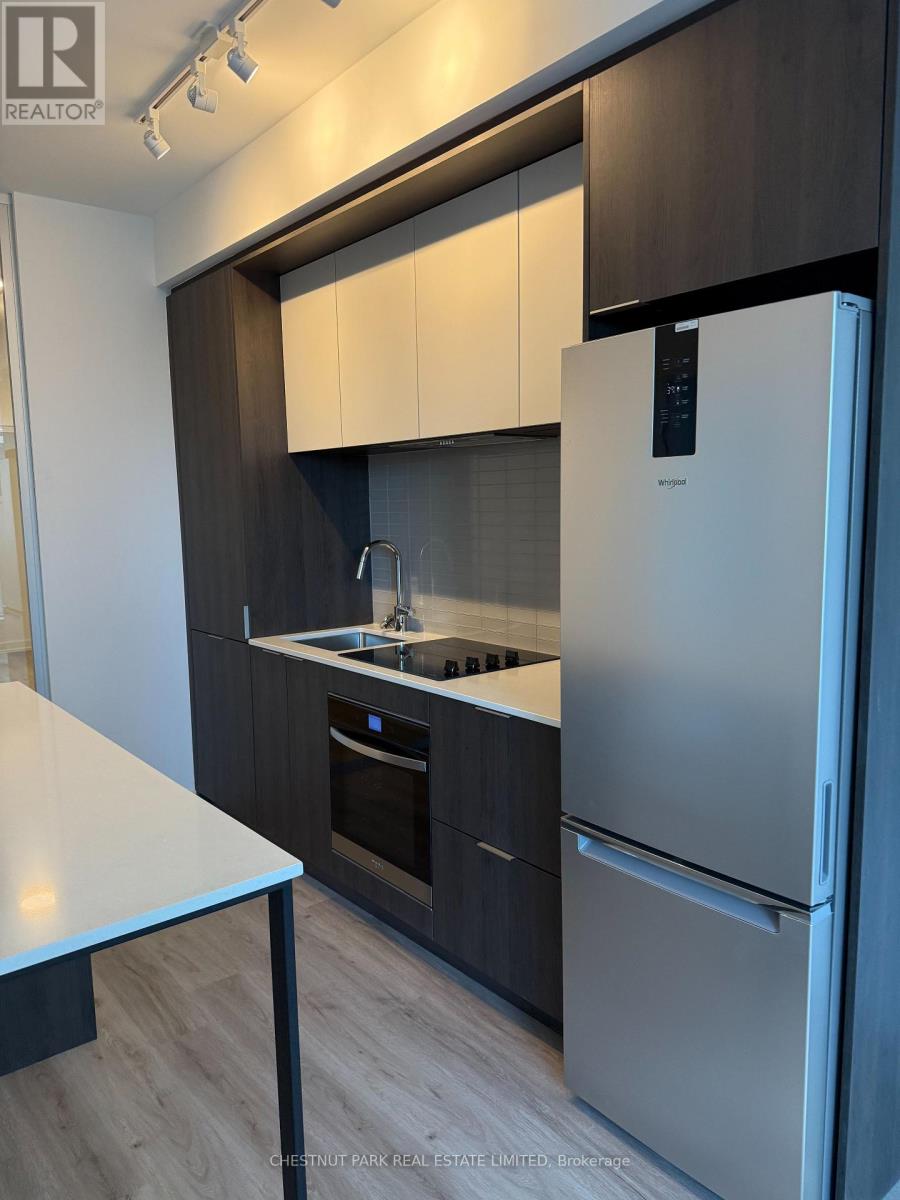 318 - 395 Square One Drive, Mississauga, Ontario  L5B 0P6 - Photo 8 - W12585296