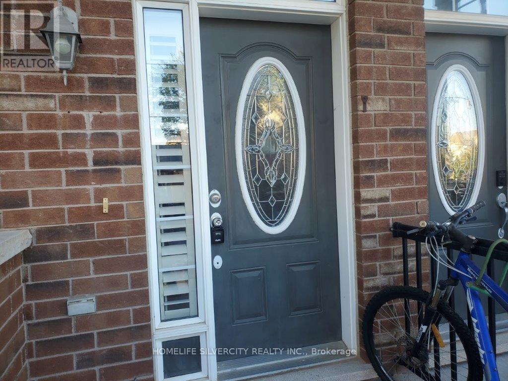 68 Lathbury Street, Brampton, Ontario  L7A 0R8 - Photo 3 - W12585316