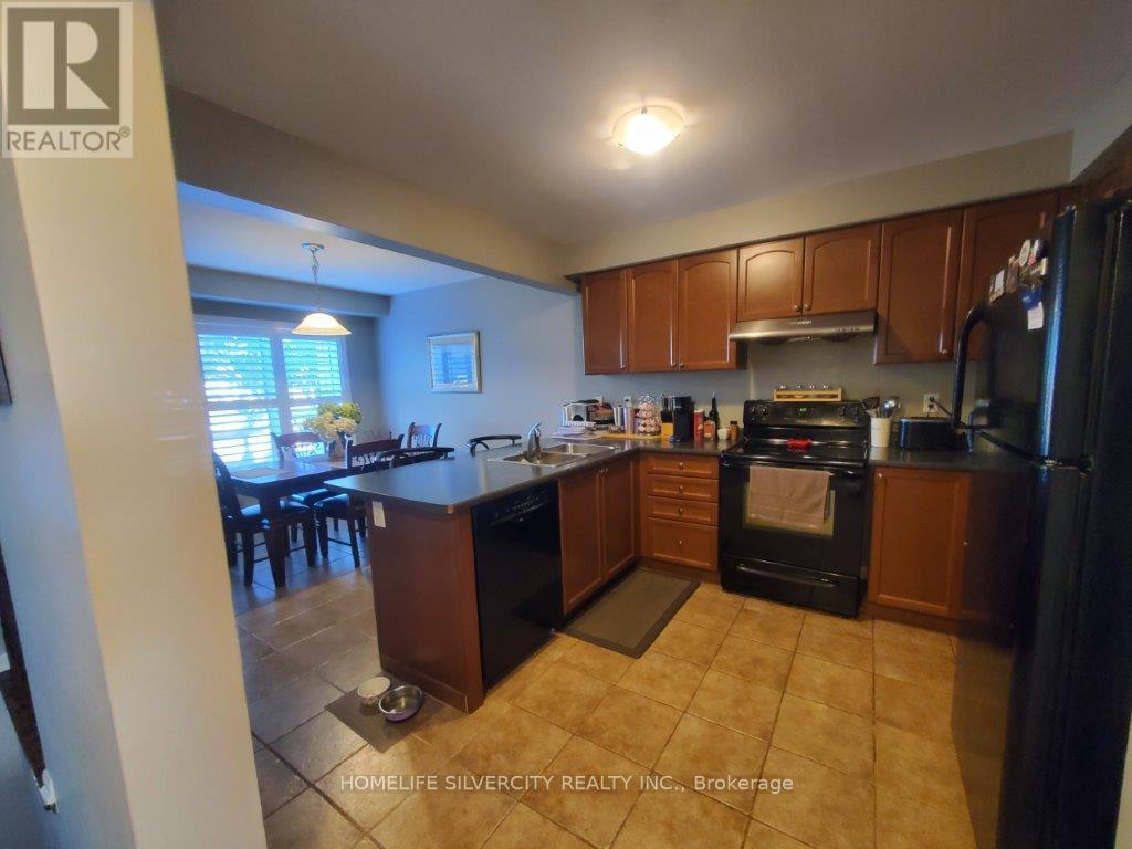 68 Lathbury Street, Brampton, Ontario  L7A 0R8 - Photo 6 - W12585316