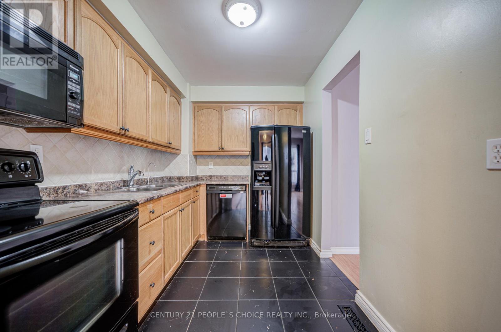 48 - 3025 Cedarglen Gate W, Mississauga, Ontario  L5C 2V7 - Photo 17 - W12585330