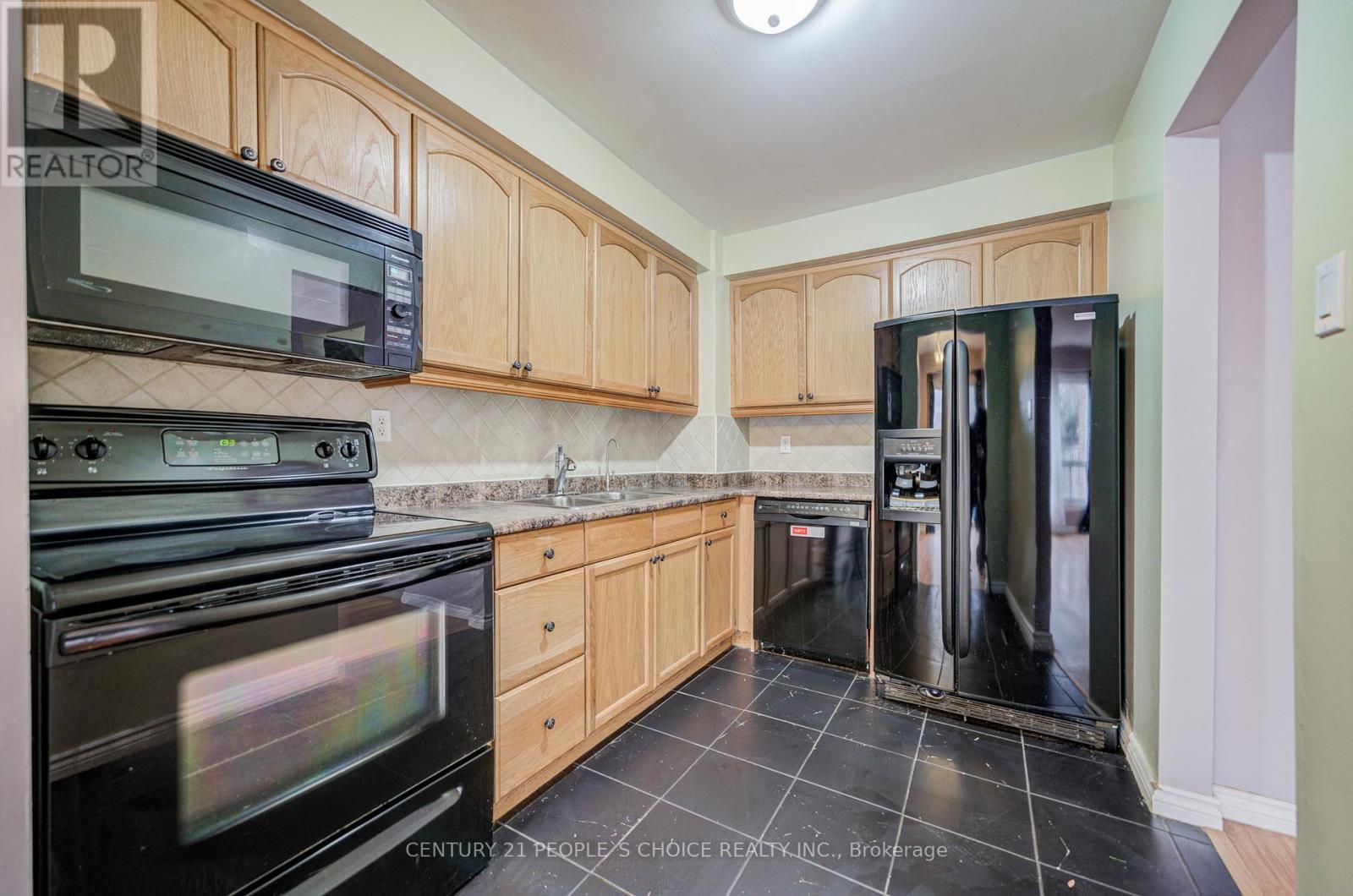 48 - 3025 Cedarglen Gate W, Mississauga, Ontario  L5C 2V7 - Photo 20 - W12585330