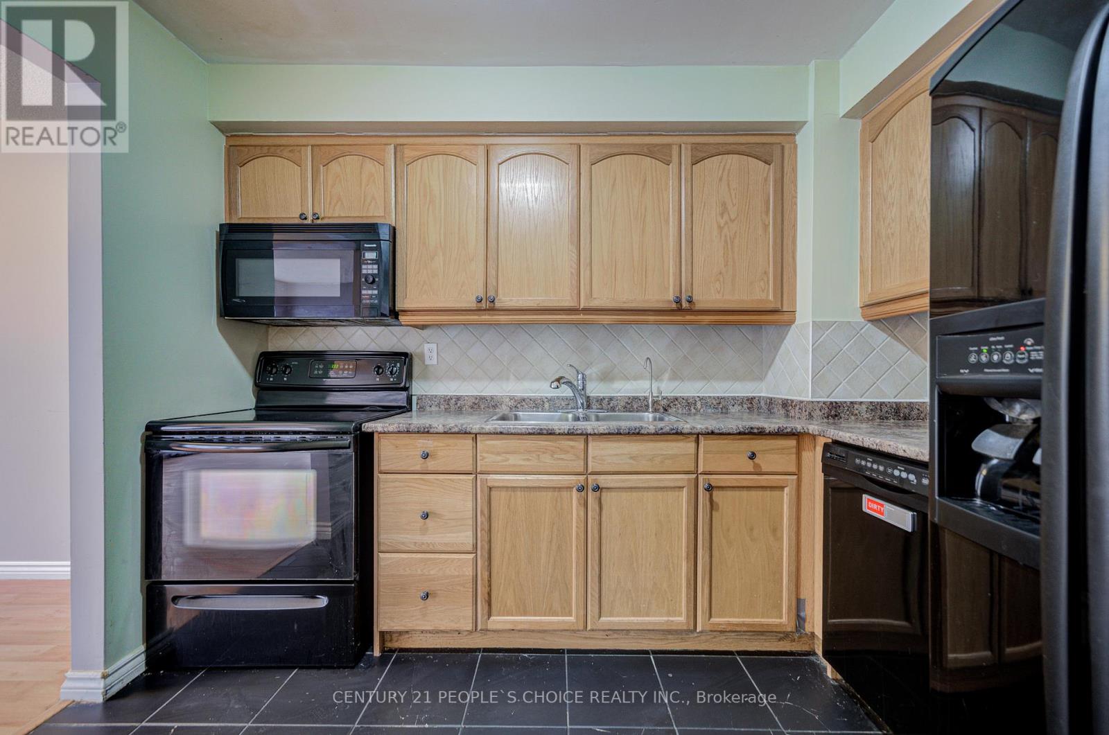 48 - 3025 Cedarglen Gate W, Mississauga, Ontario  L5C 2V7 - Photo 22 - W12585330