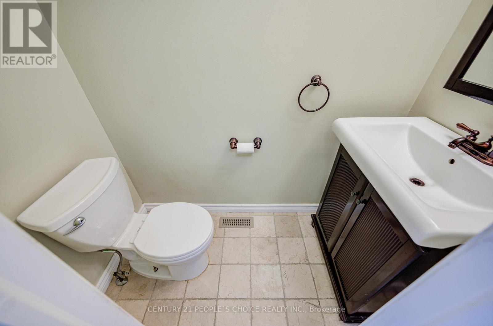 48 - 3025 Cedarglen Gate W, Mississauga, Ontario  L5C 2V7 - Photo 6 - W12585330