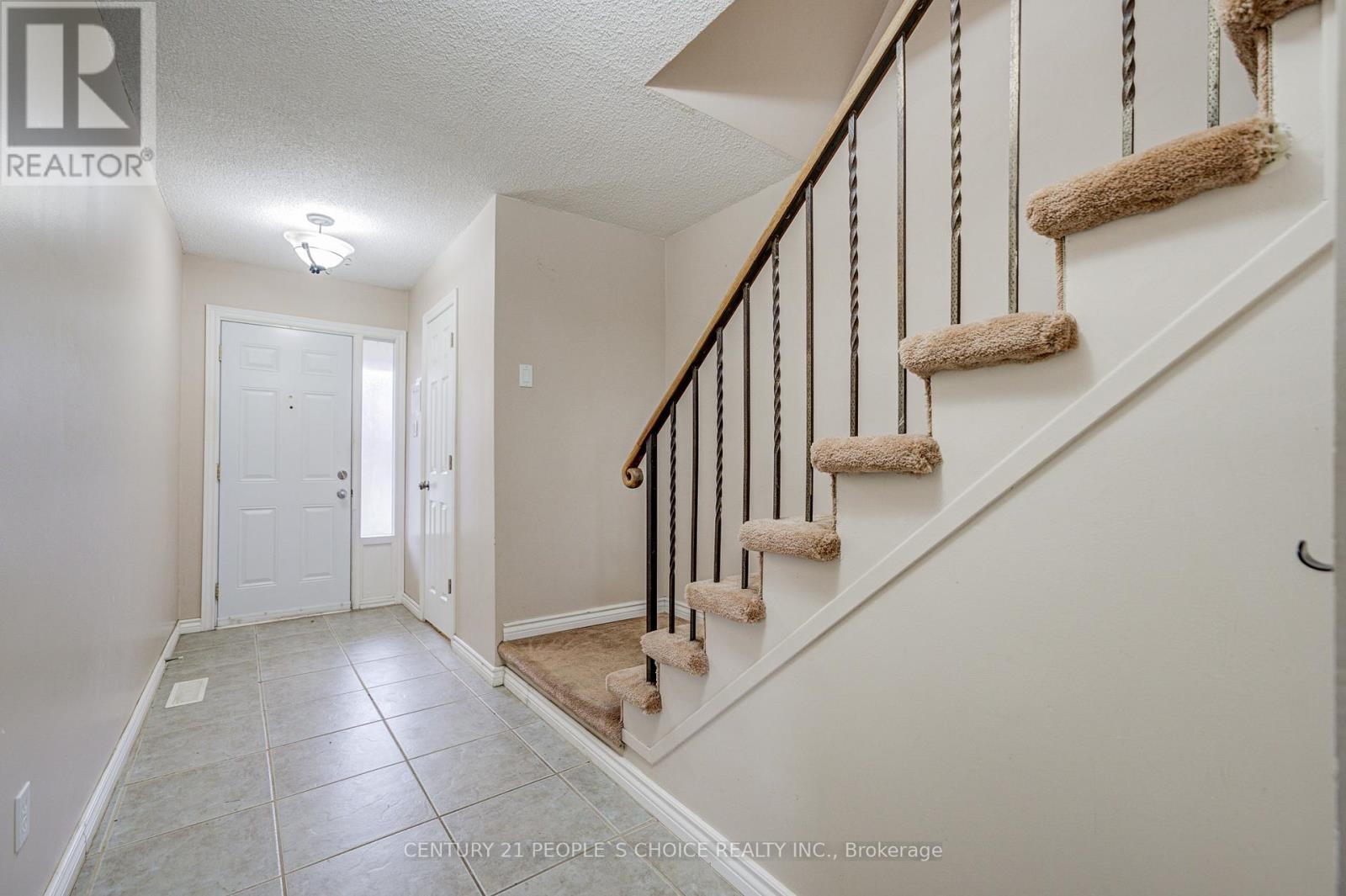 48 - 3025 Cedarglen Gate W, Mississauga, Ontario  L5C 2V7 - Photo 9 - W12585330