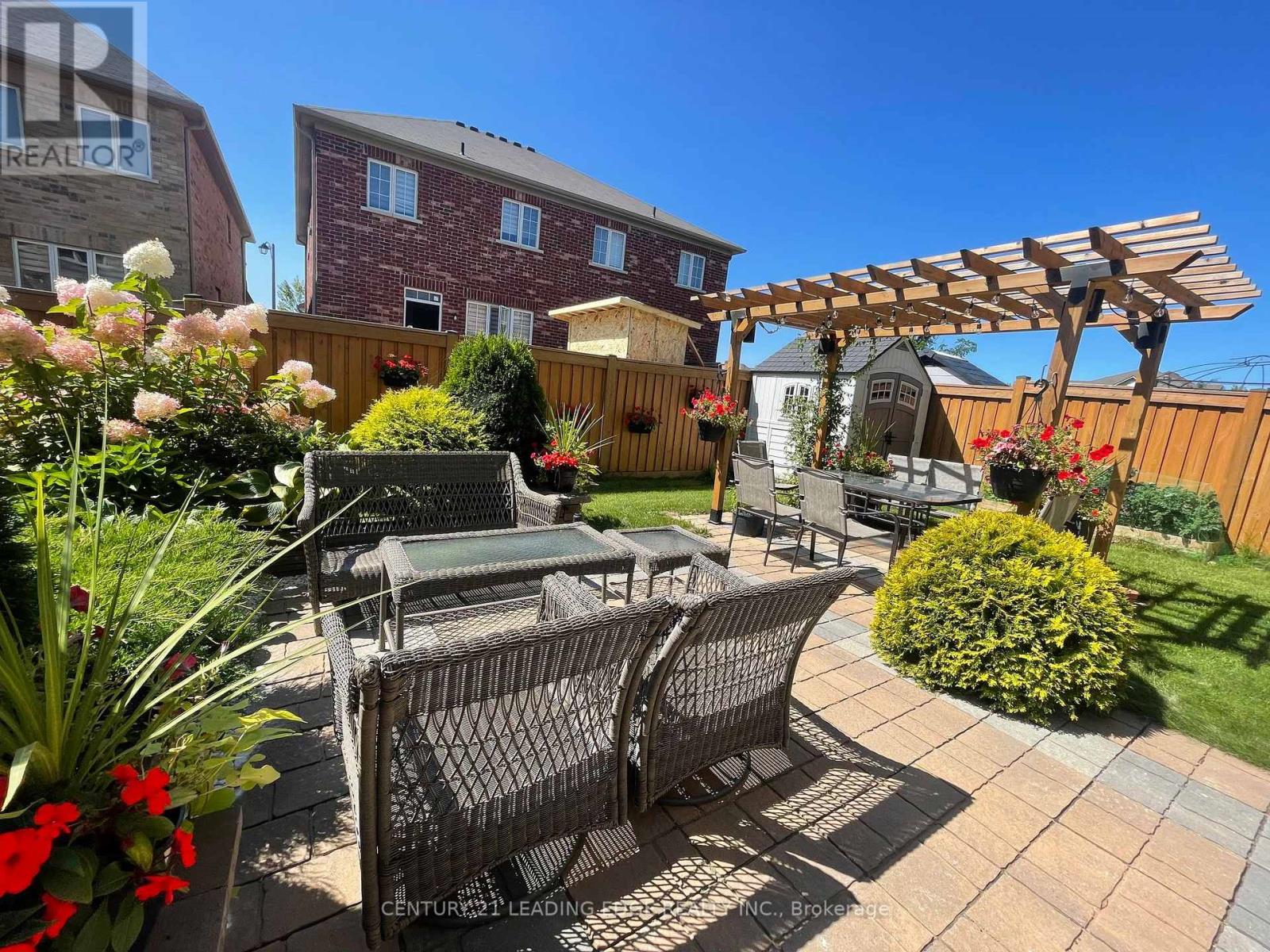 Upper - 40 Maple Trail Road, Caledon, Ontario  L7C 3Z7 - Photo 2 - W12585332