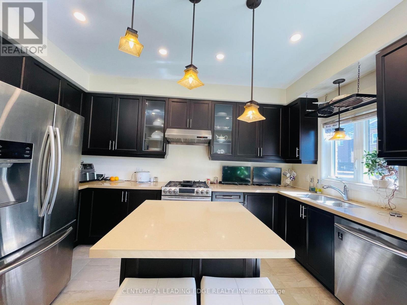 Upper - 40 Maple Trail Road, Caledon, Ontario  L7C 3Z7 - Photo 9 - W12585332