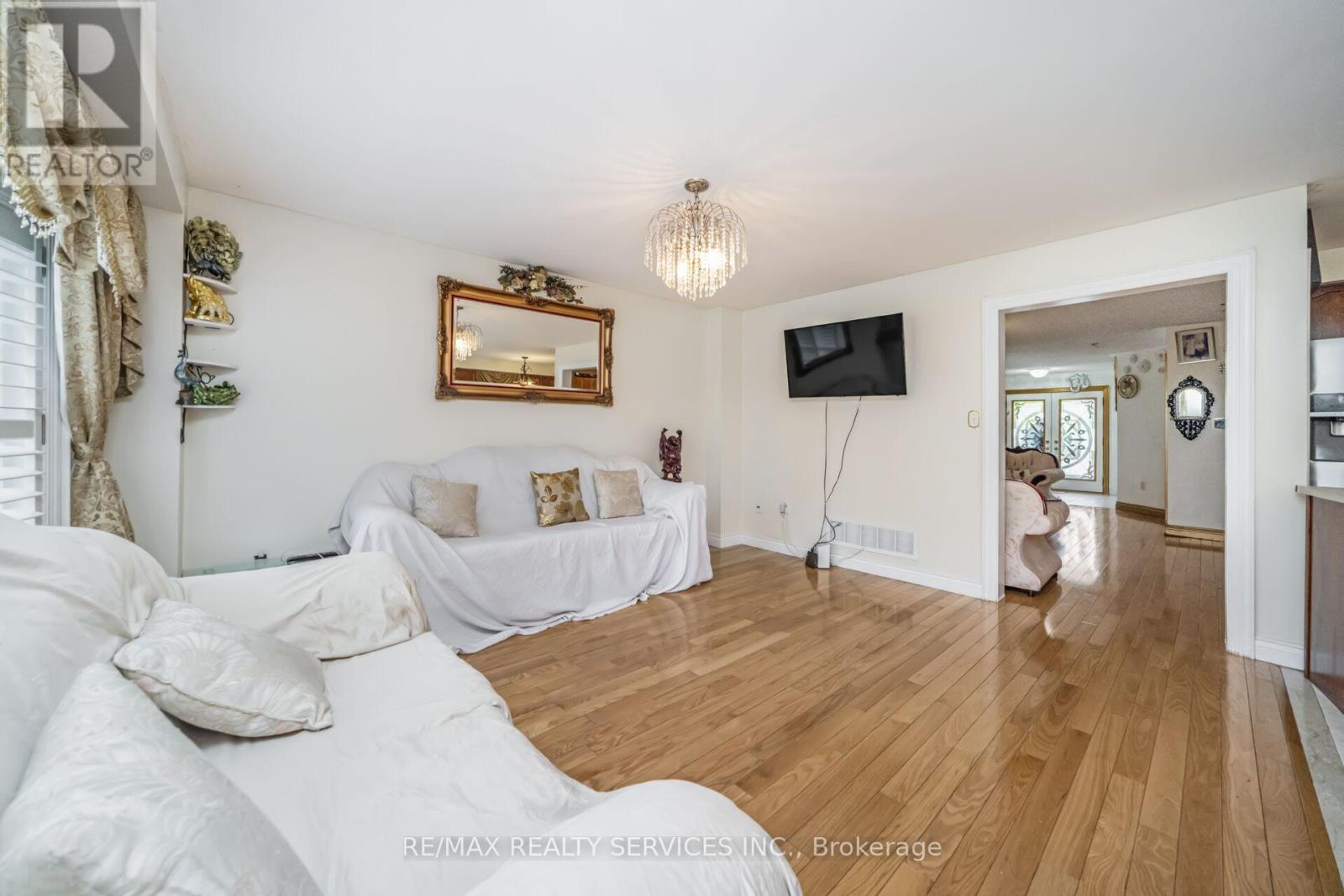 12 Roadmaster Lane, Brampton, Ontario L7A 3A9 - Photo 12 - W12585342