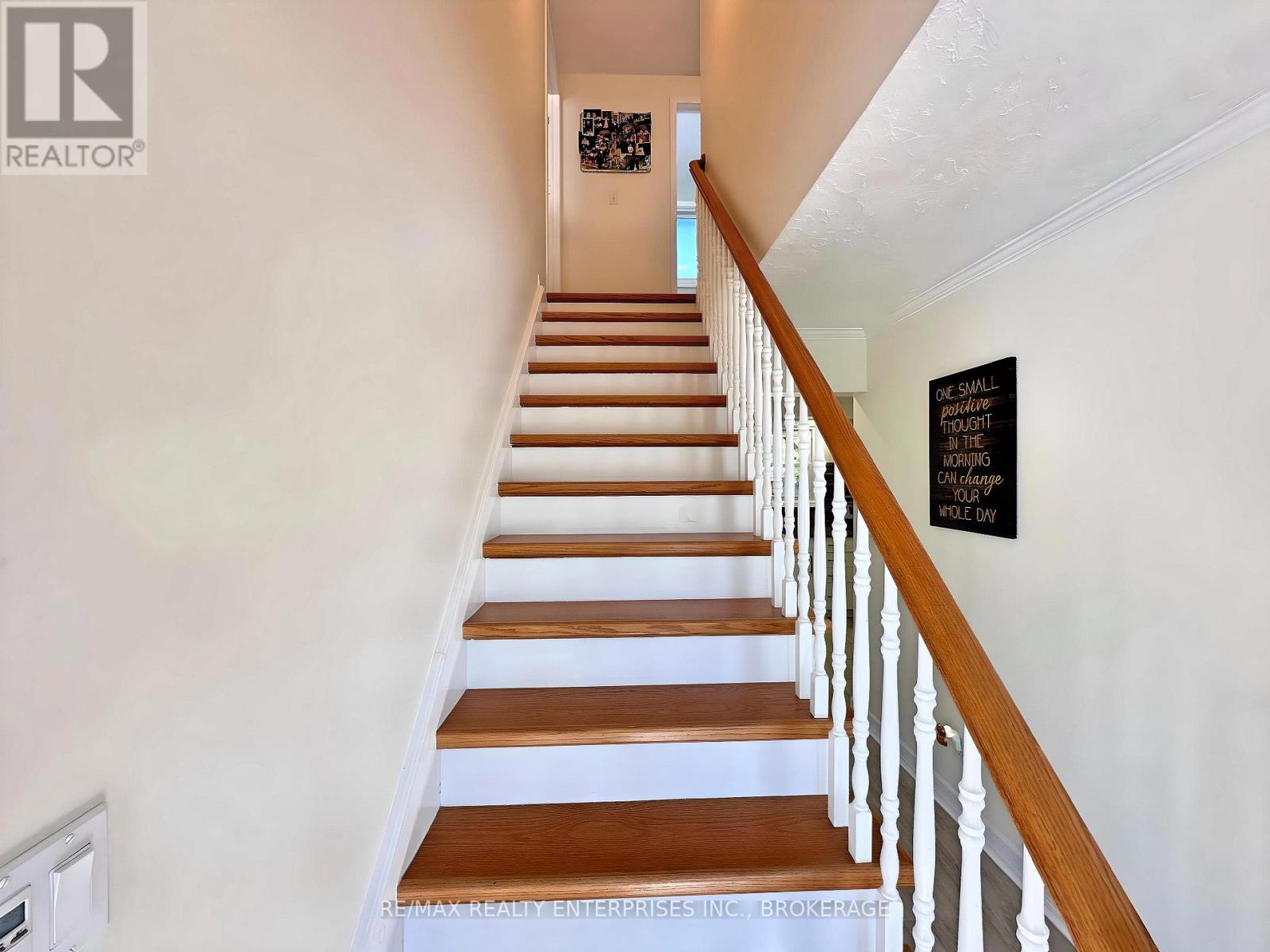 6 Vine Road, Grimsby, Ontario  L3M 5A2 - Photo 16 - X12585362