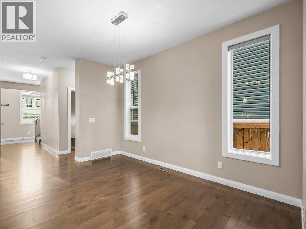 1023 Evanston Drive Nw, Calgary, Alberta  T3P 0K4 - Photo 10 - A2270907