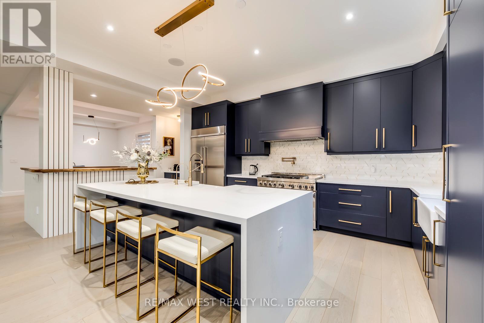 6 Creston Road, Toronto, Ontario  M6A 1J1 - Photo 10 - W12584644