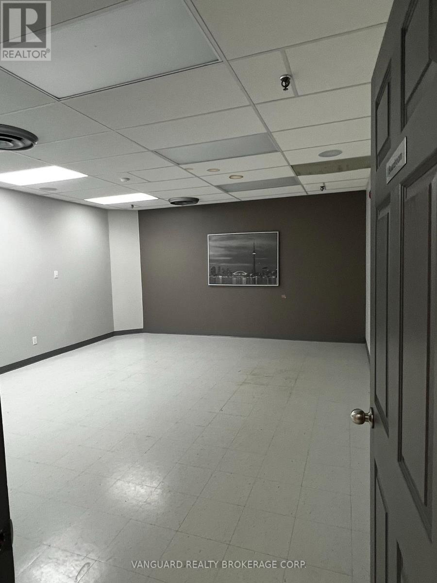 1 - 300 Steeprock Drive, Toronto, Ontario  M3J 2W9 - Photo 7 - W12578820