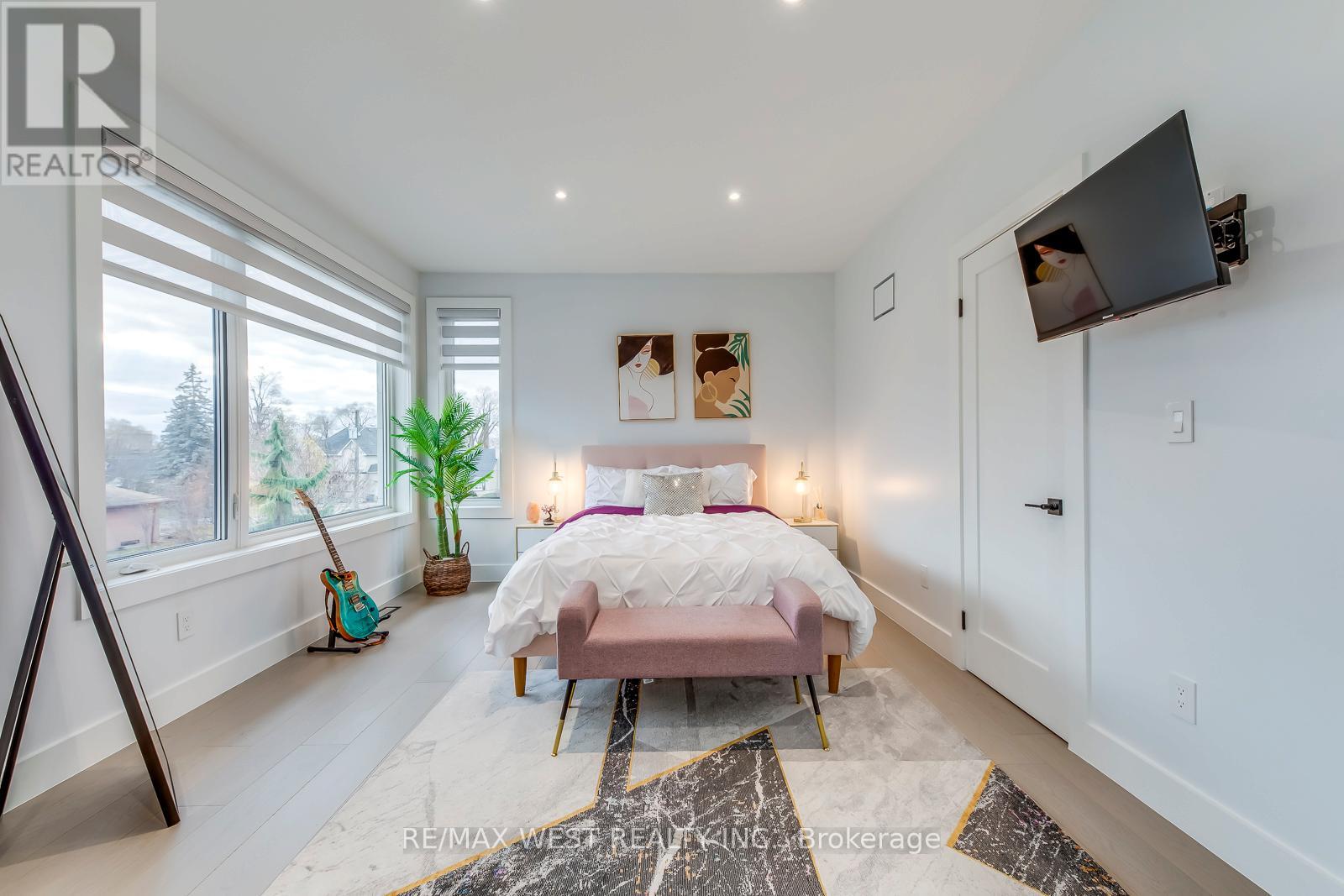 6 Creston Road, Toronto, Ontario  M6A 1J1 - Photo 33 - W12584644