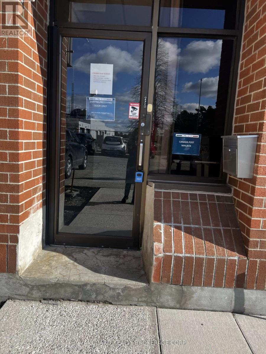 1 - 300 Steeprock Drive, Toronto, Ontario M3J 2W9 - Photo 3 - W12578820