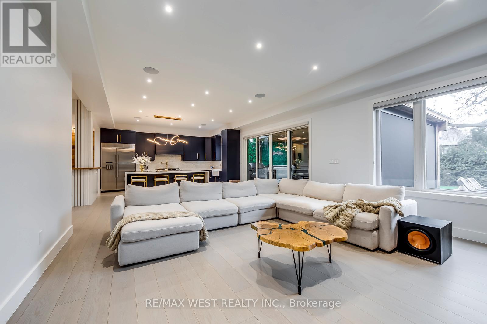 6 Creston Road, Toronto, Ontario  M6A 1J1 - Photo 15 - W12584644