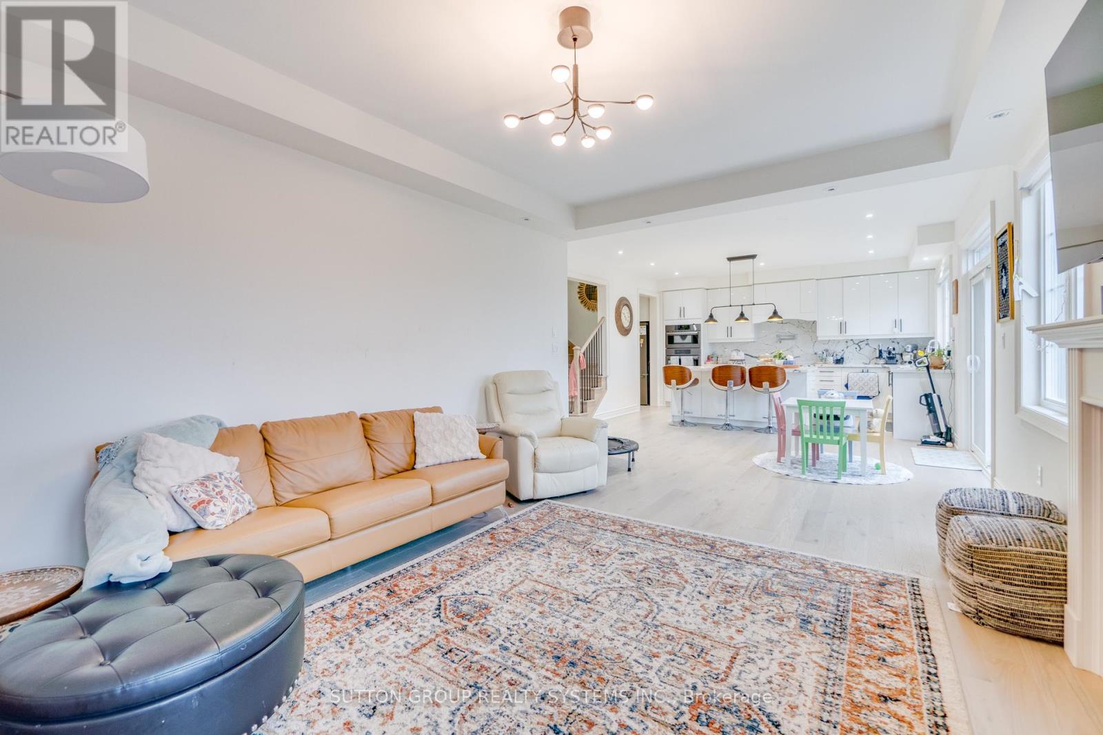 389 Humphrey Street, Hamilton, Ontario  L8B 1X5 - Photo 8 - X12585168