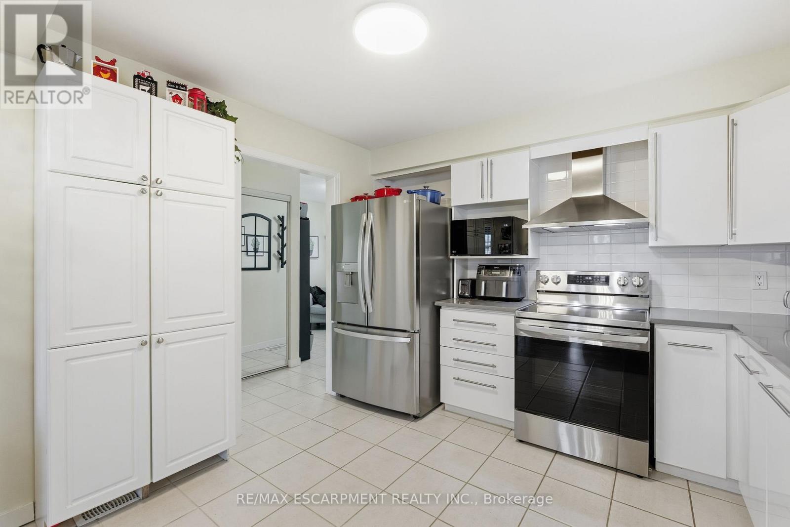 48 Alderson Drive, Cambridge, Ontario  N3C 4C4 - Photo 10 - X12585172