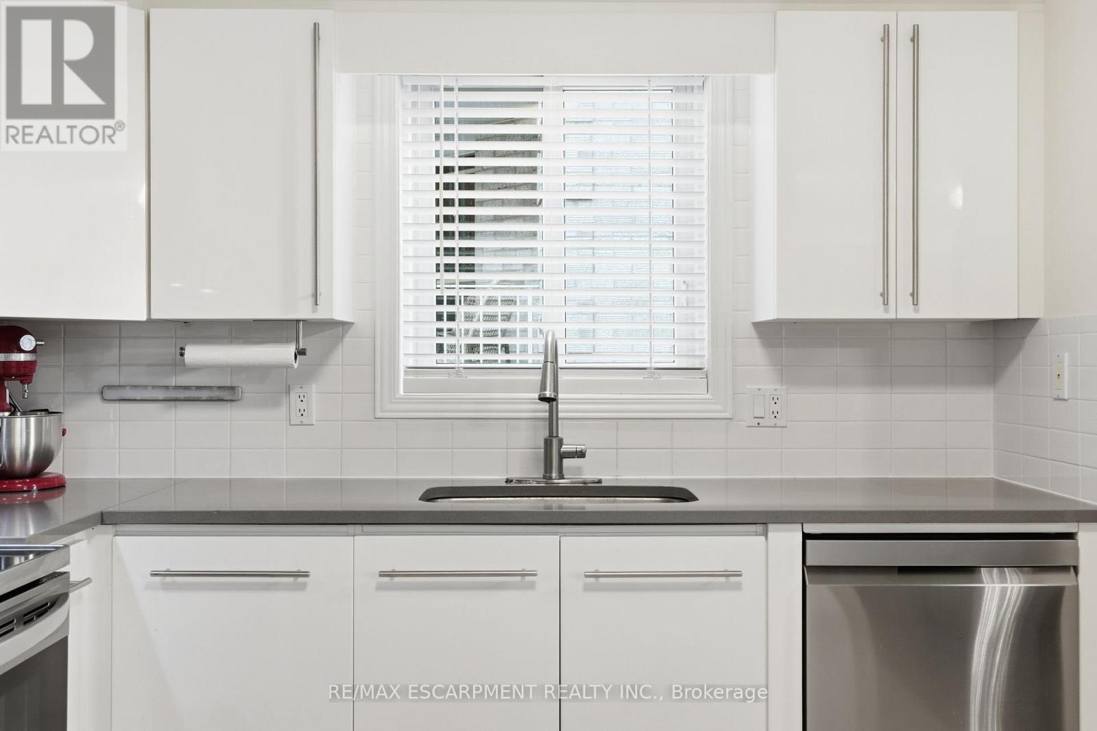 48 Alderson Drive, Cambridge, Ontario  N3C 4C4 - Photo 7 - X12585172