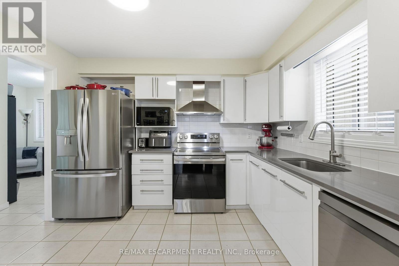 48 Alderson Drive, Cambridge, Ontario  N3C 4C4 - Photo 9 - X12585172