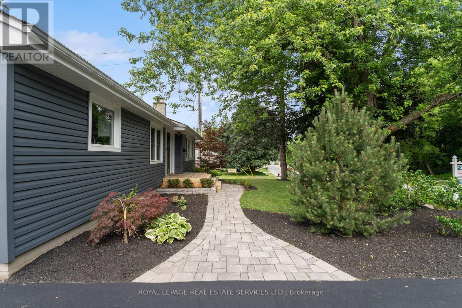 136 Mohawk Road, Hamilton, Ontario  L9G 2W9 - Photo 6 - X12585338