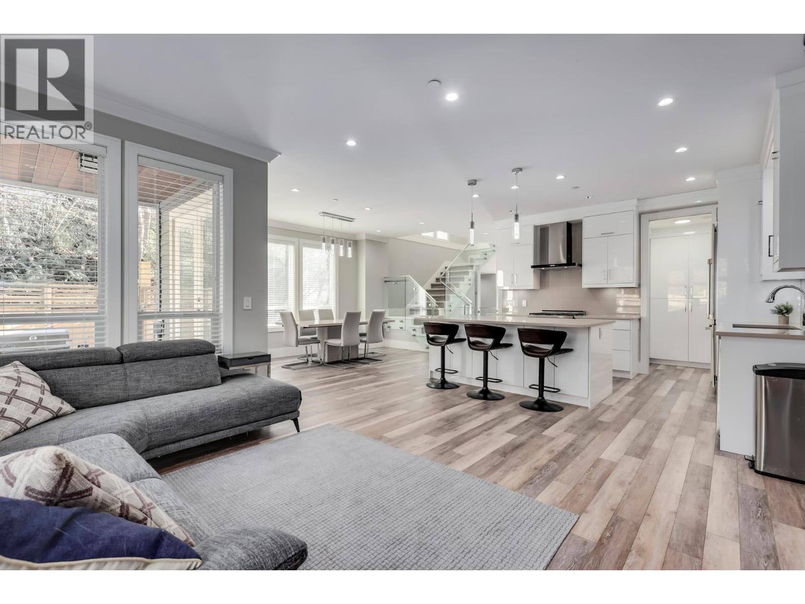 311 Avalon Drive, Port Moody, British Columbia  V3H 2X9 - Photo 4 - R3070844