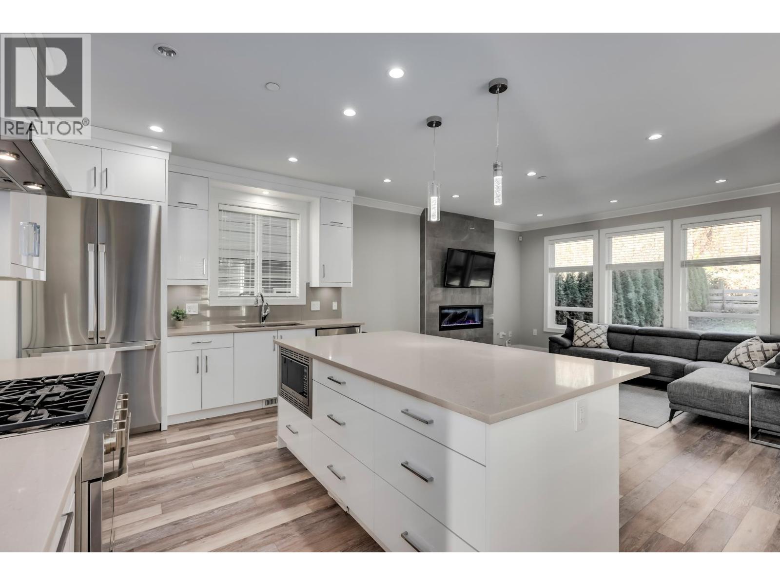 311 Avalon Drive, Port Moody, British Columbia  V3H 2X9 - Photo 7 - R3070844