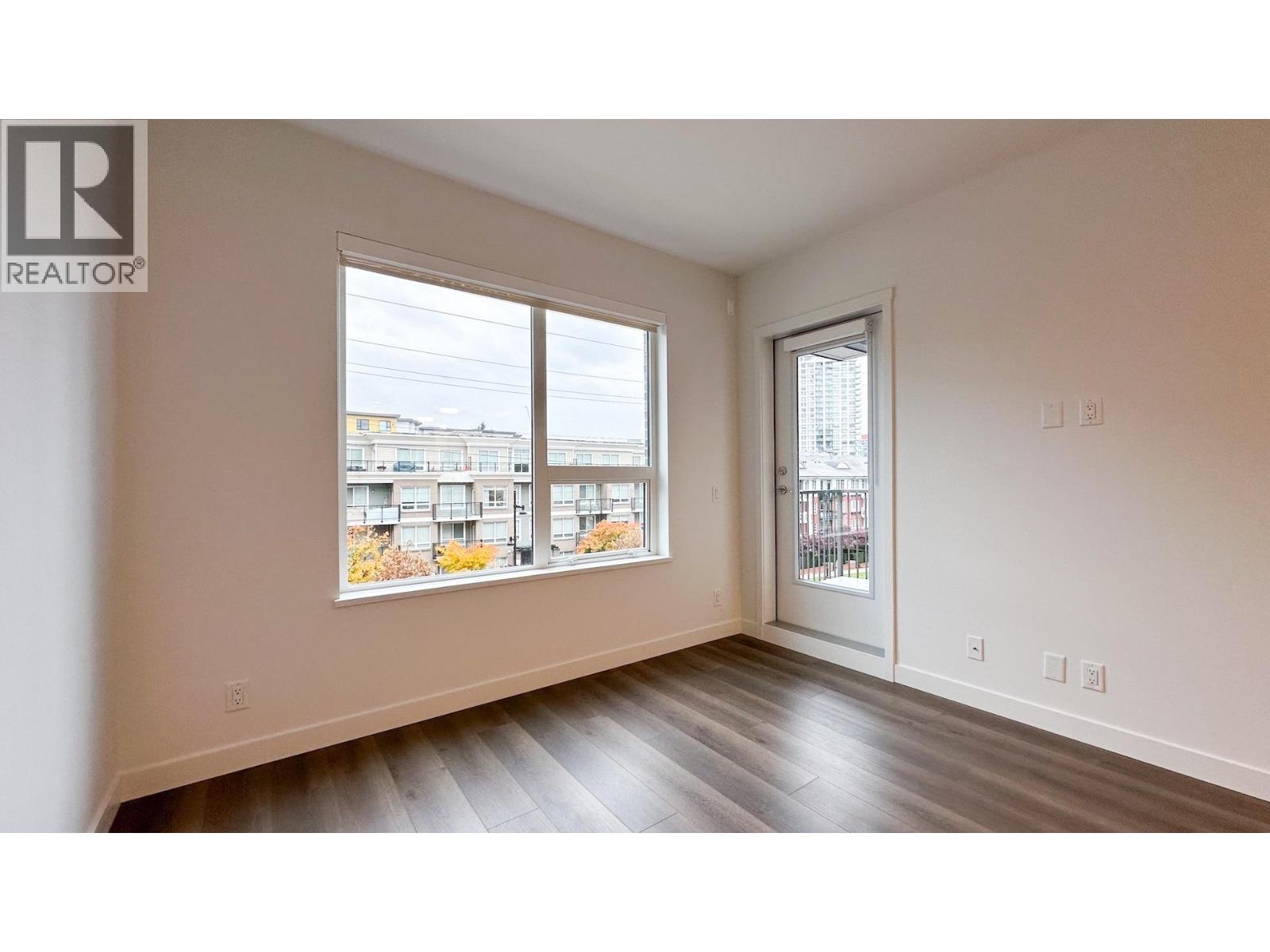 309 645 Como Lake Avenue, Coquitlam, British Columbia  V3J 0P1 - Photo 5 - R3064754