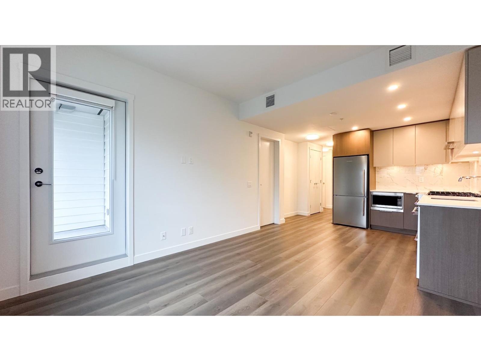 309 645 Como Lake Avenue, Coquitlam, British Columbia  V3J 0P1 - Photo 4 - R3064754