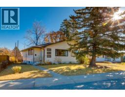 126 & 128 Winston Drive SW Westgate