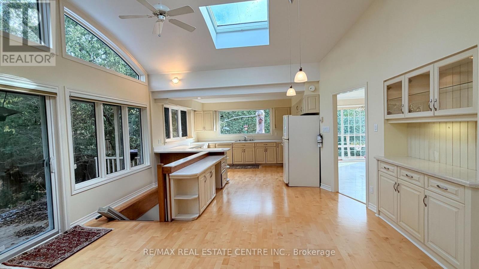 117 Watson Avenue, Oakville, Ontario  L6J 3T5 - Photo 6 - W12494046