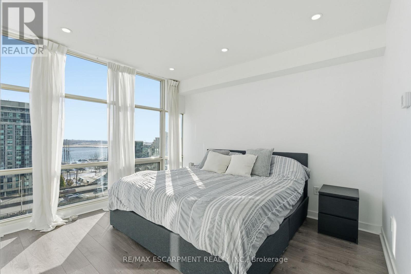 1109 - 35 Mariner Terrace, Toronto, Ontario  M5V 3V9 - Photo 20 - C12585366