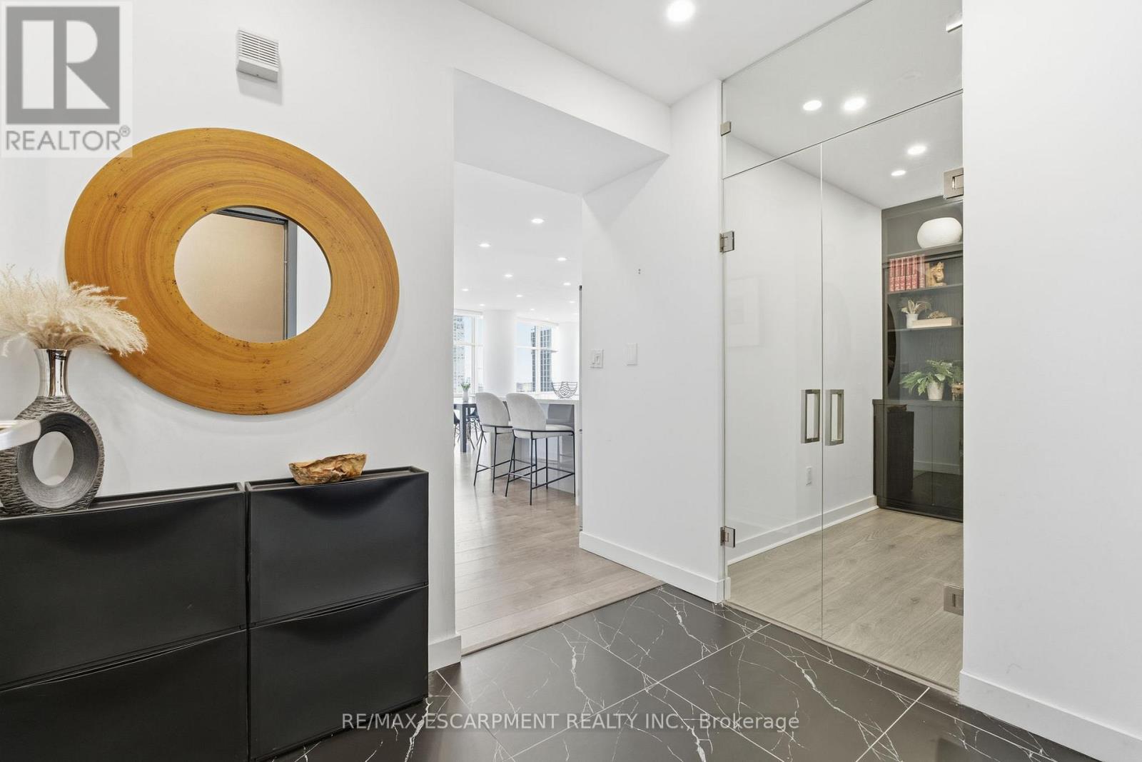 1109 - 35 Mariner Terrace, Toronto, Ontario  M5V 3V9 - Photo 3 - C12585366