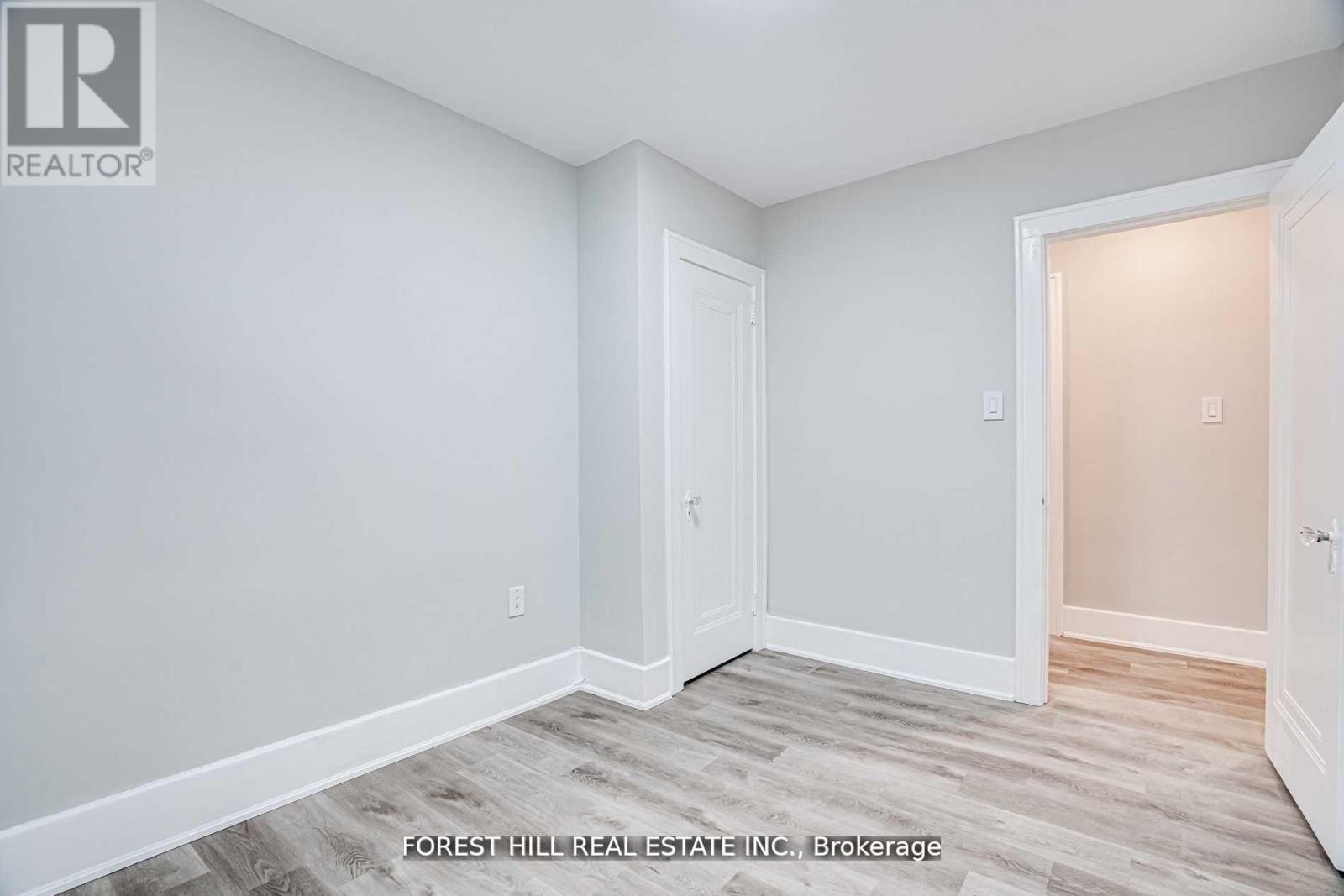 Upper - 8 Poplar Plains Crescent, Toronto, Ontario  M4V 1E8 - Photo 14 - C12585380