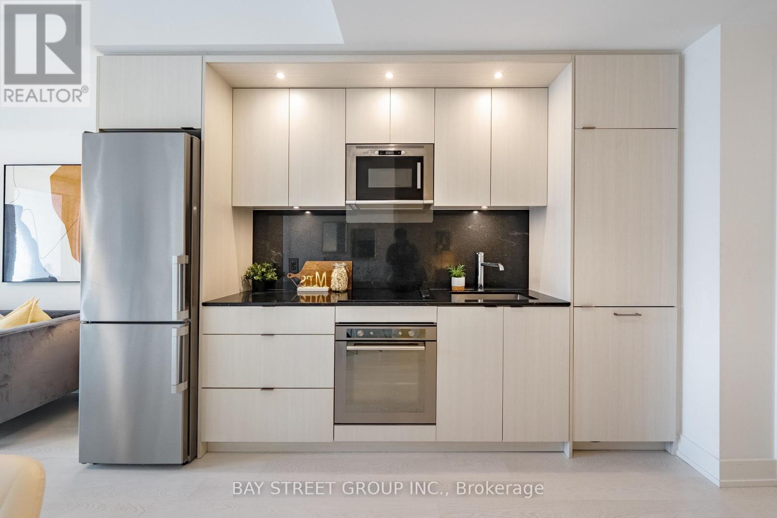 315 - 30 Inn On The Park Drive, Toronto, Ontario  M3C 0P8 - Photo 8 - C12585396