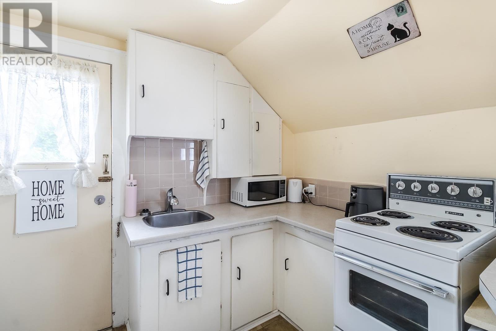 178 Pim St, Sault Ste. Marie, Ontario  P6A 3G9 - Photo 28 - SM252100