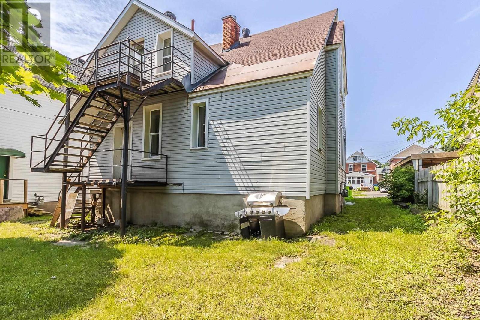 178 Pim St, Sault Ste. Marie, Ontario  P6A 3G9 - Photo 3 - SM252100