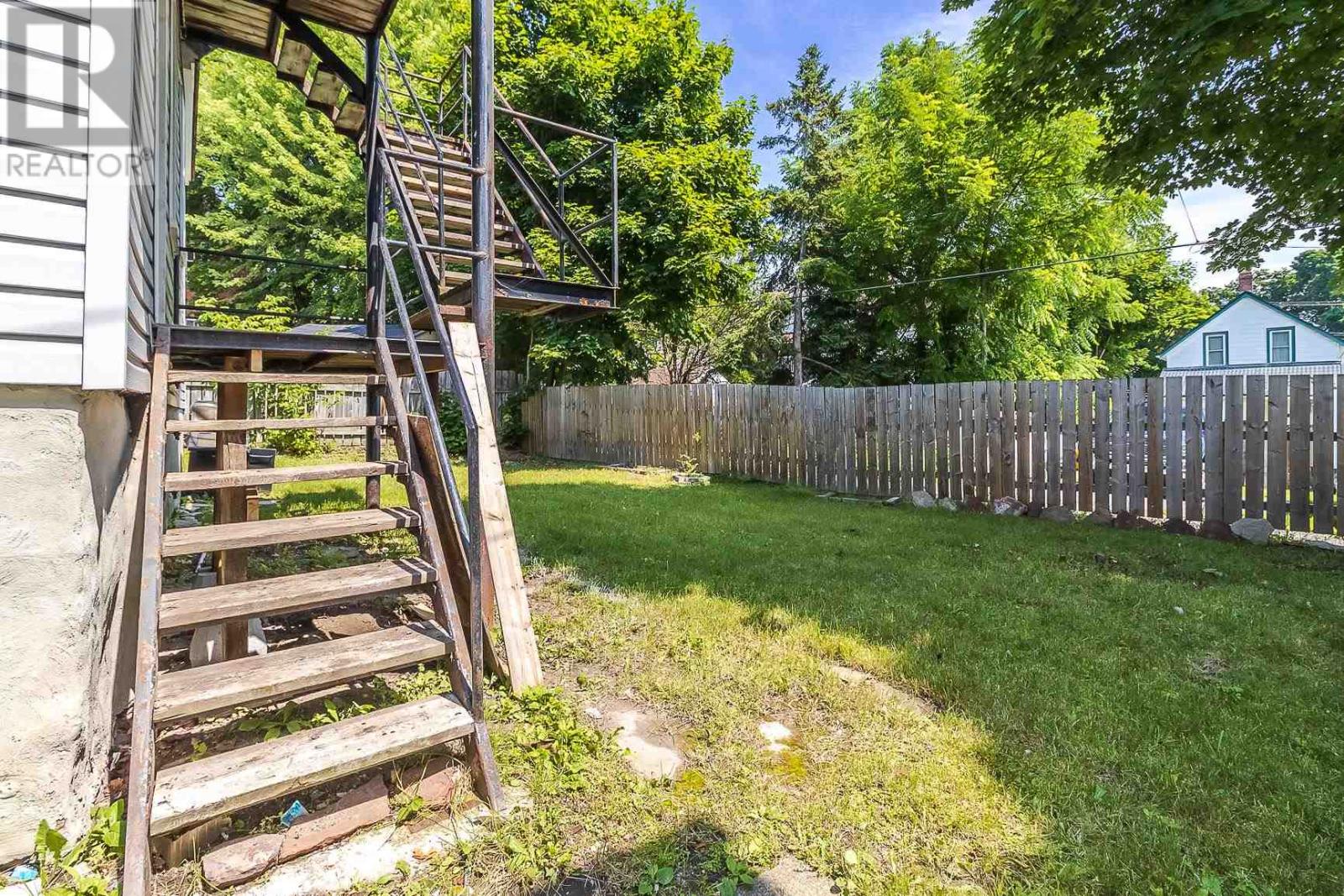 178 Pim St, Sault Ste. Marie, Ontario  P6A 3G9 - Photo 6 - SM252100